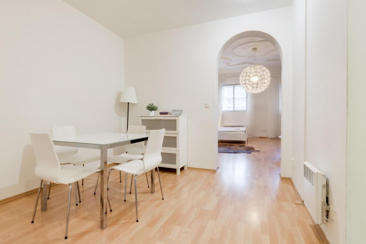 Curiosity Apartments Прага Екстер'єр фото